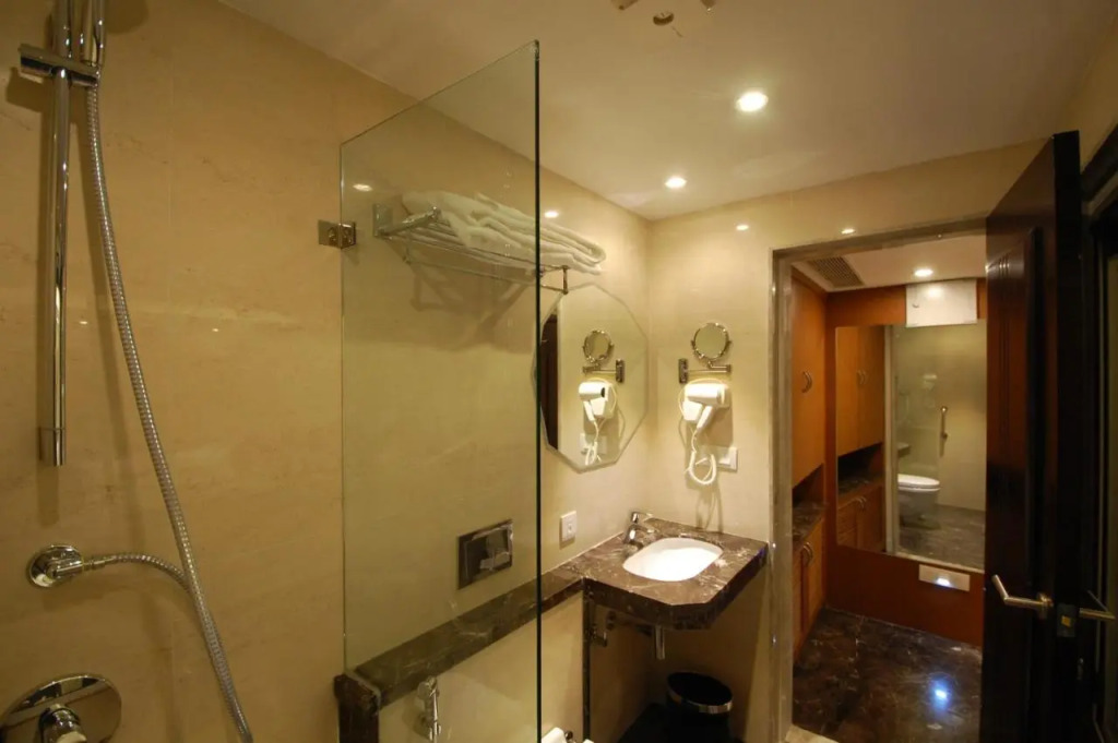 Click Hotel Sapphire Star Indore