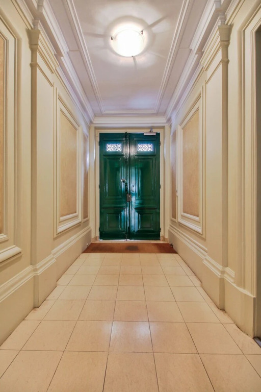 Bright apartment - Victor Hugo