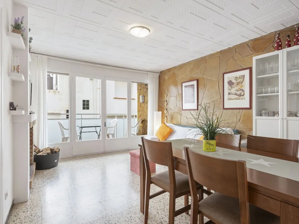 Quaint Farmhouse in Port de la Selva With Fireplace