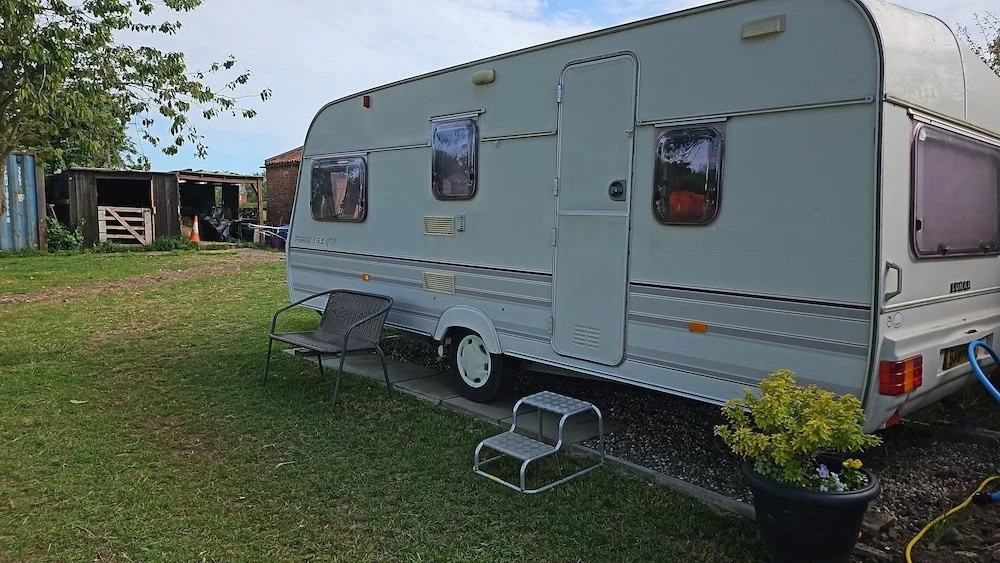 Unplugged Caravan Retreat Near the Sea