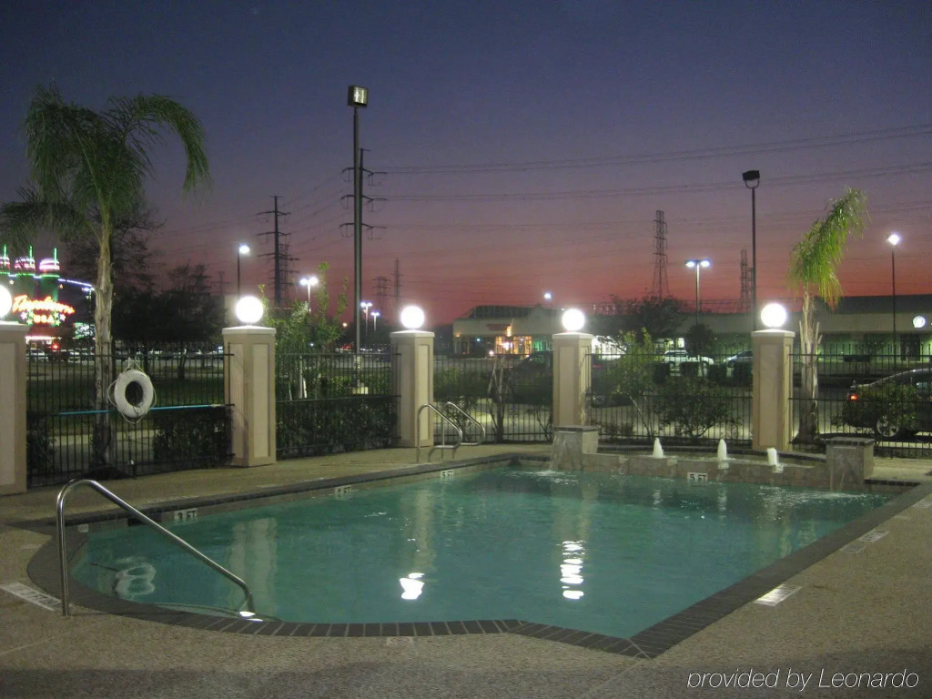 Holiday Inn Express & Suites Houston East by IHG