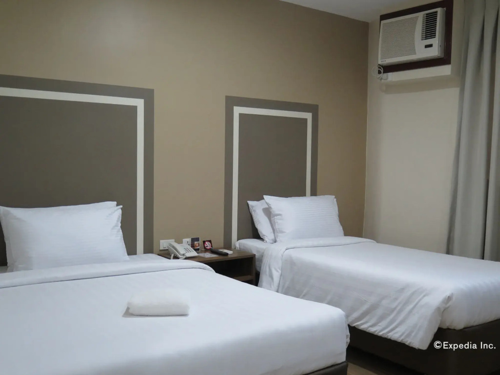 S Hotel & Residences