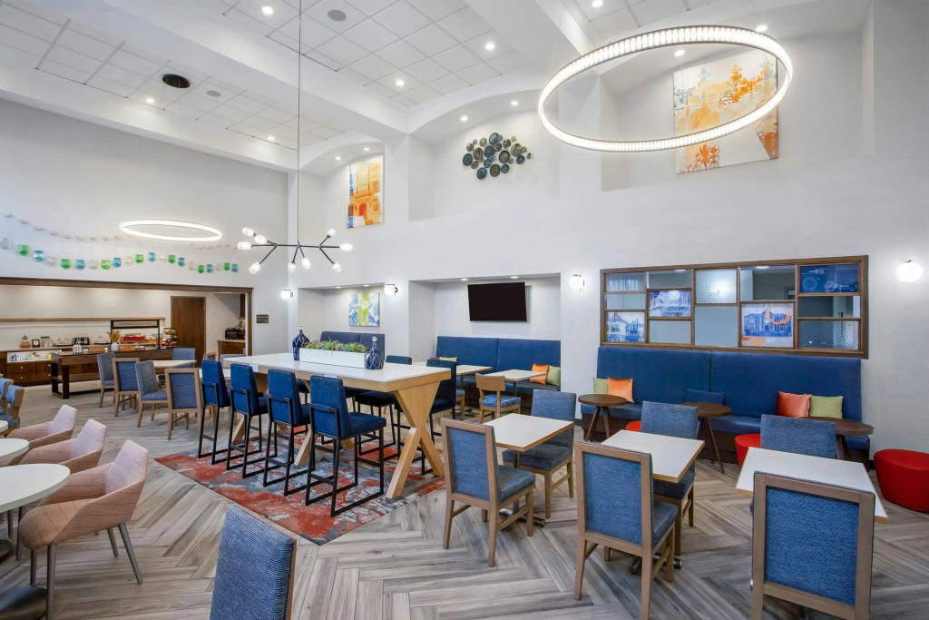 Hampton Inn & Suites Muncie
