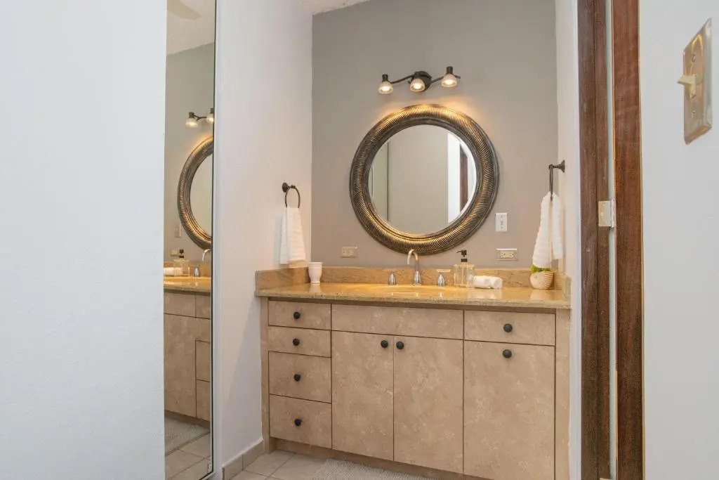 Beachfront Penthouse with Ocean and Sunset Views at Pelican Reef #703