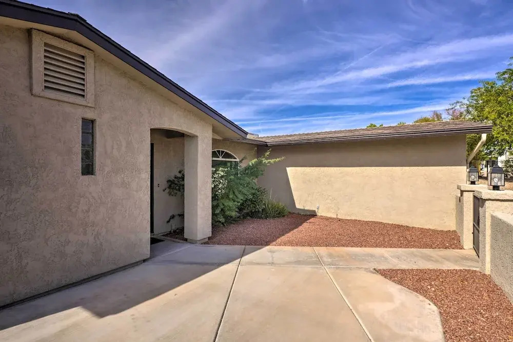 Heated Pool: Home ~ 5 Mi to Lake Havasu!