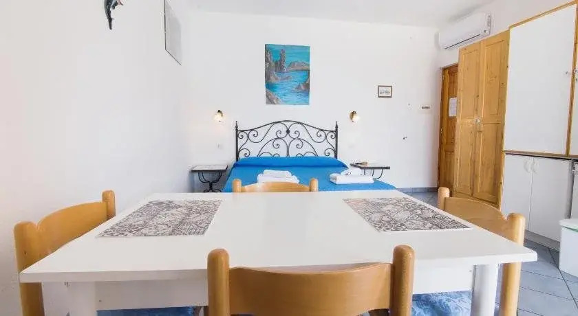 Lo Nardo Maria Rooms