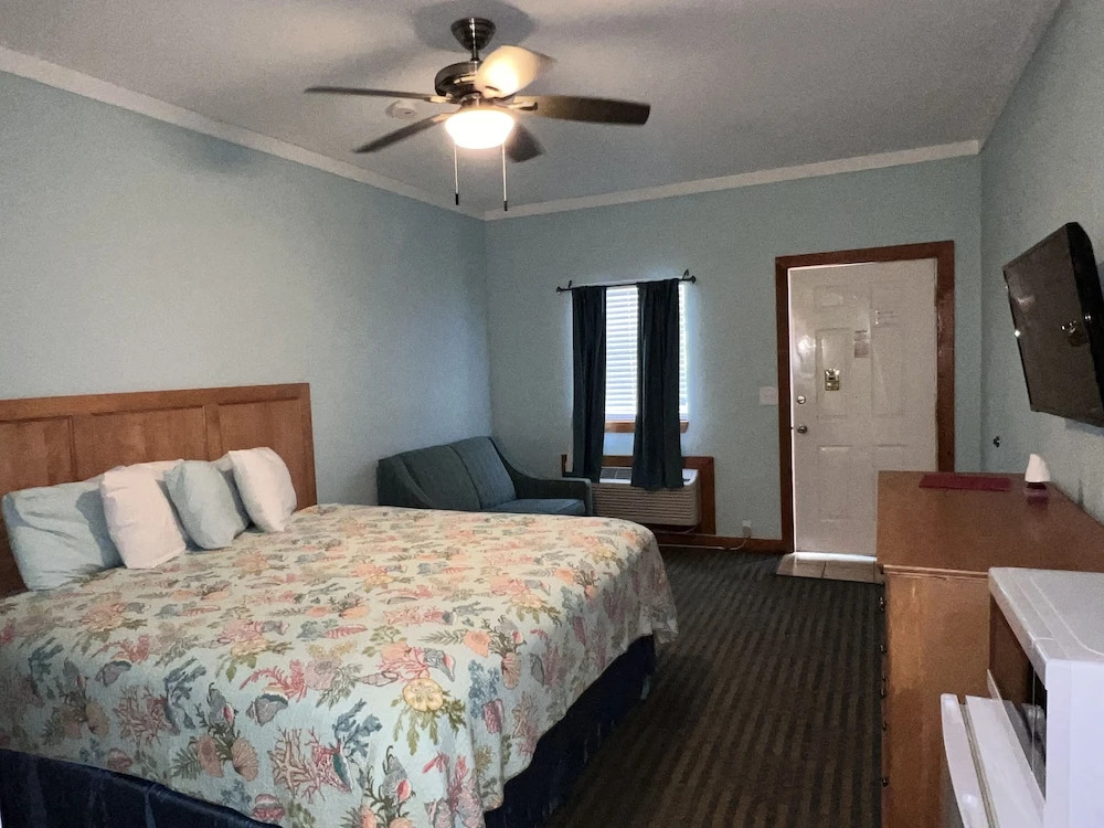 Pelican Bay Resort