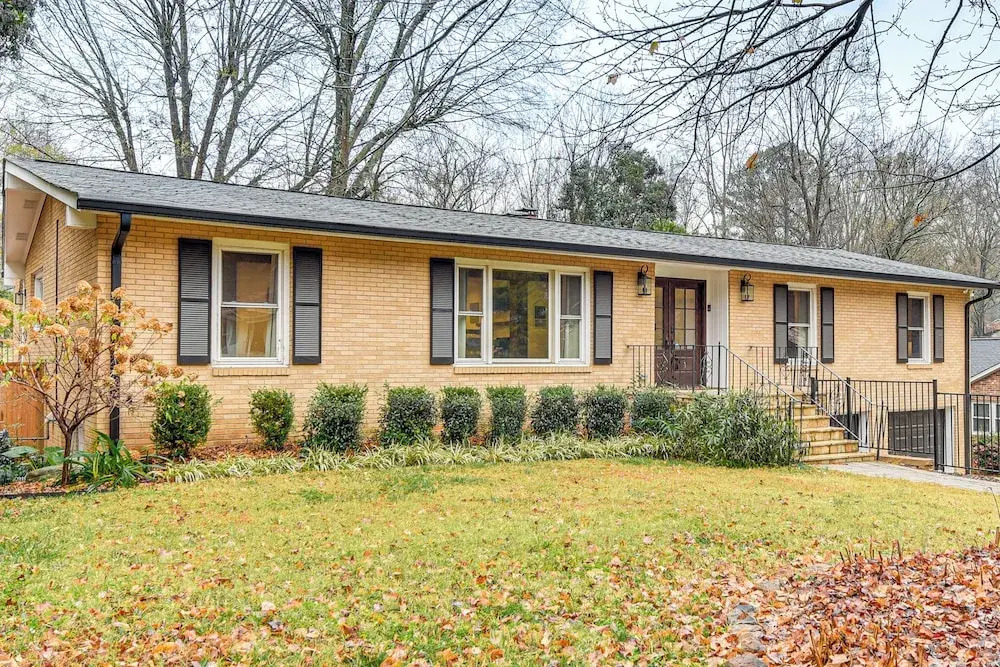 Dog-friendly Yard, 5 Mi to Uptown: Charlotte Home
