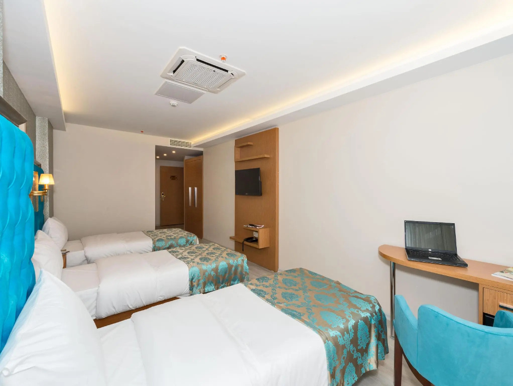 Grand Palace Hotel