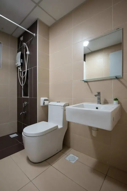 Bright & Modern 3BR Suite, Free Parking