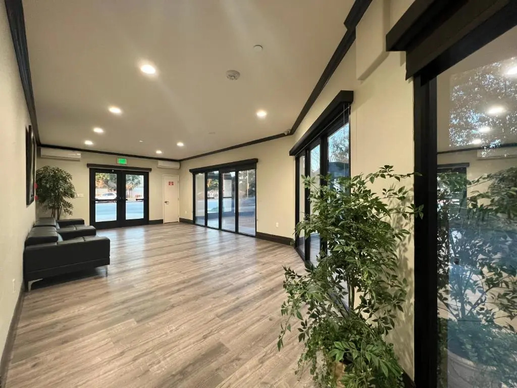 ASPIRE INN & SUITES Orange