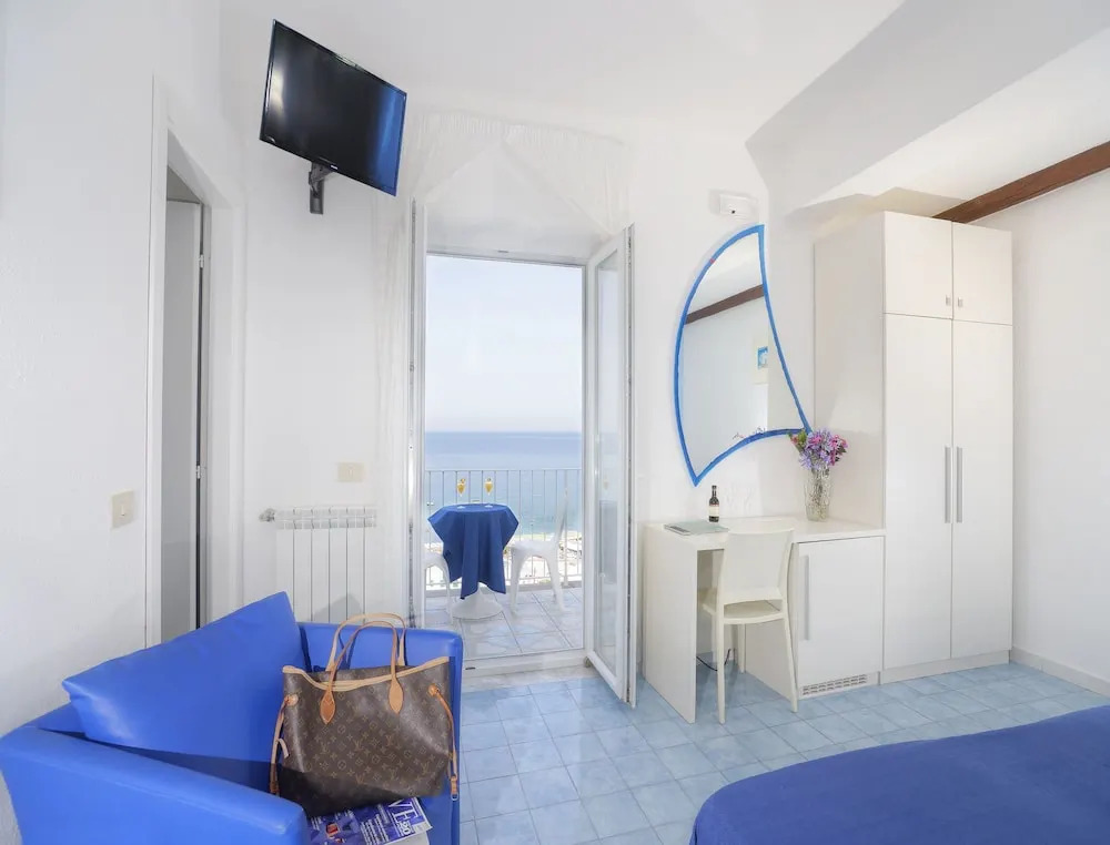 Room in B&B - Ischia-forio, in 4 Under the Sign of Relaxation and Well-being