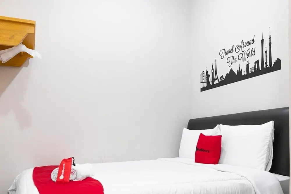 RedDoorz near Bandara City Mall Tangerang