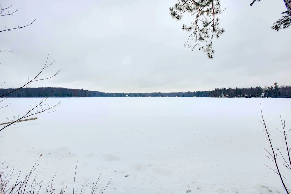 Pine Ridge Resort Cabin on Bass Lake w/ Dock!