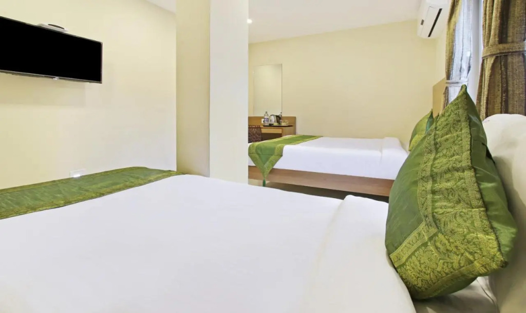 Itsy Hotels Jansi Residency