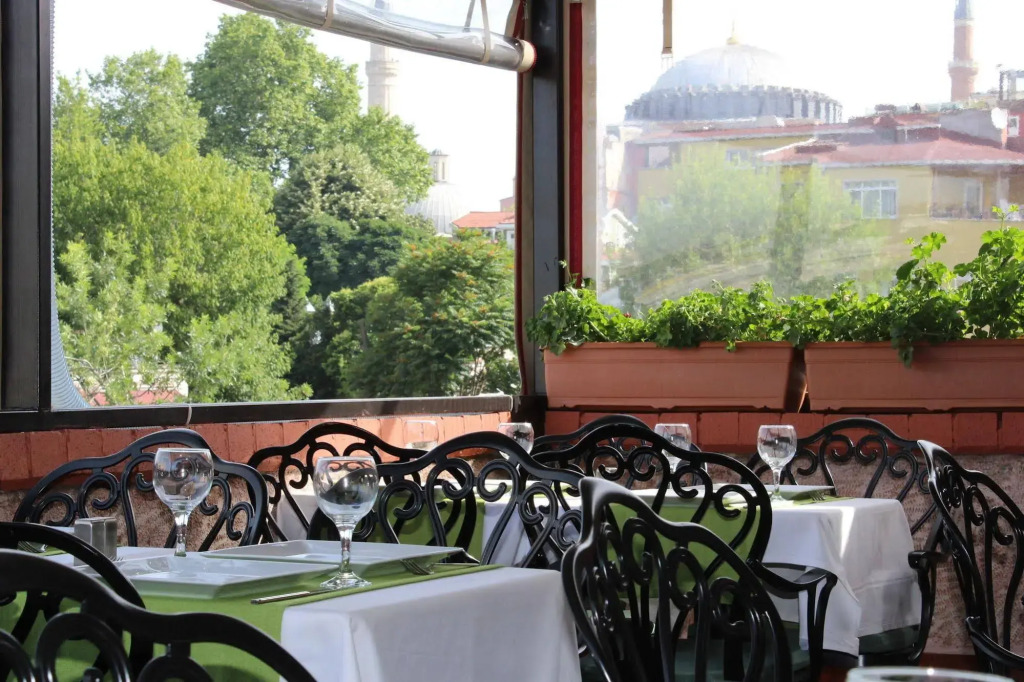 Ararat Hotel