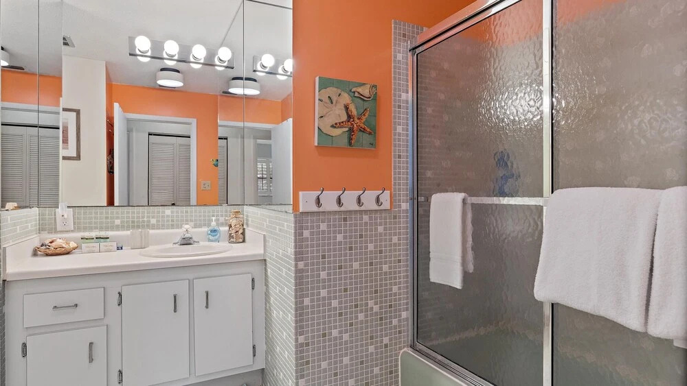 Serenity On Sutton 2 Bedroom Townhouse by RedAwning