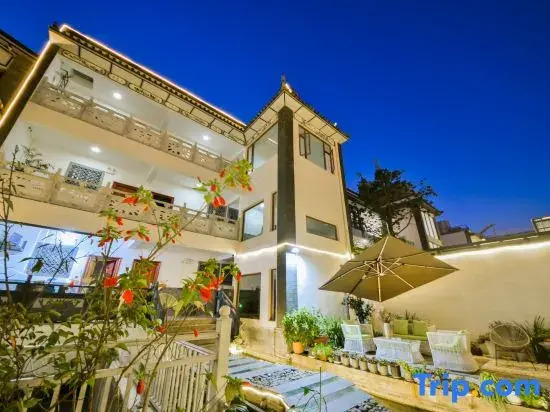 Dali Foreign Township Autumn Residence