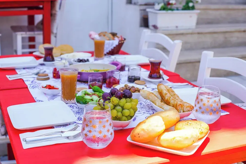 Alaybey Ada Evi