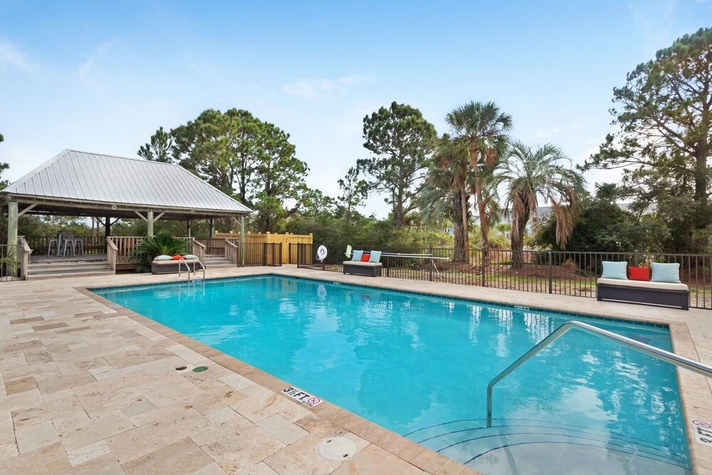 New Listing! Gulf-view : Heated Pool, Hot Tub 2 Bedroom Condo