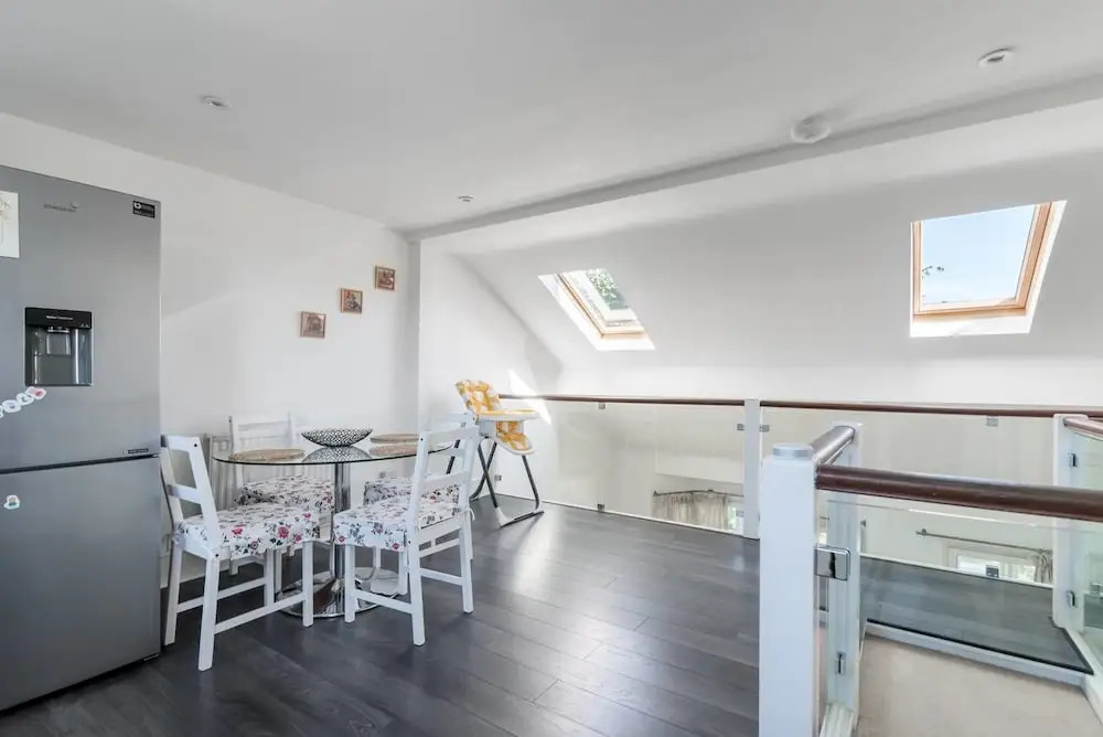 Beautiful 2 Bedroom Family Home