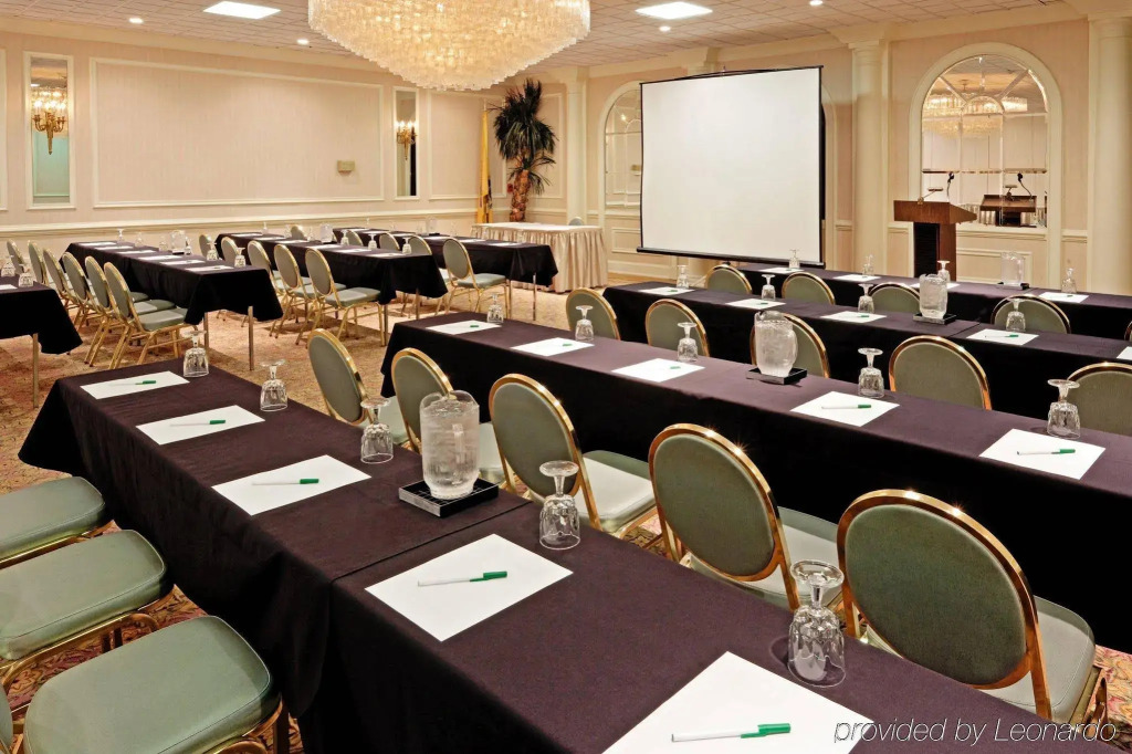 Red Roof Inn PLUS Woodbridge - Carteret