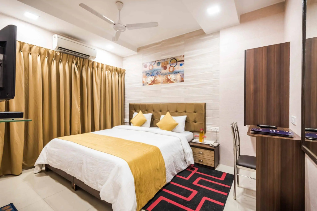 OYO Apartments Powai Lake