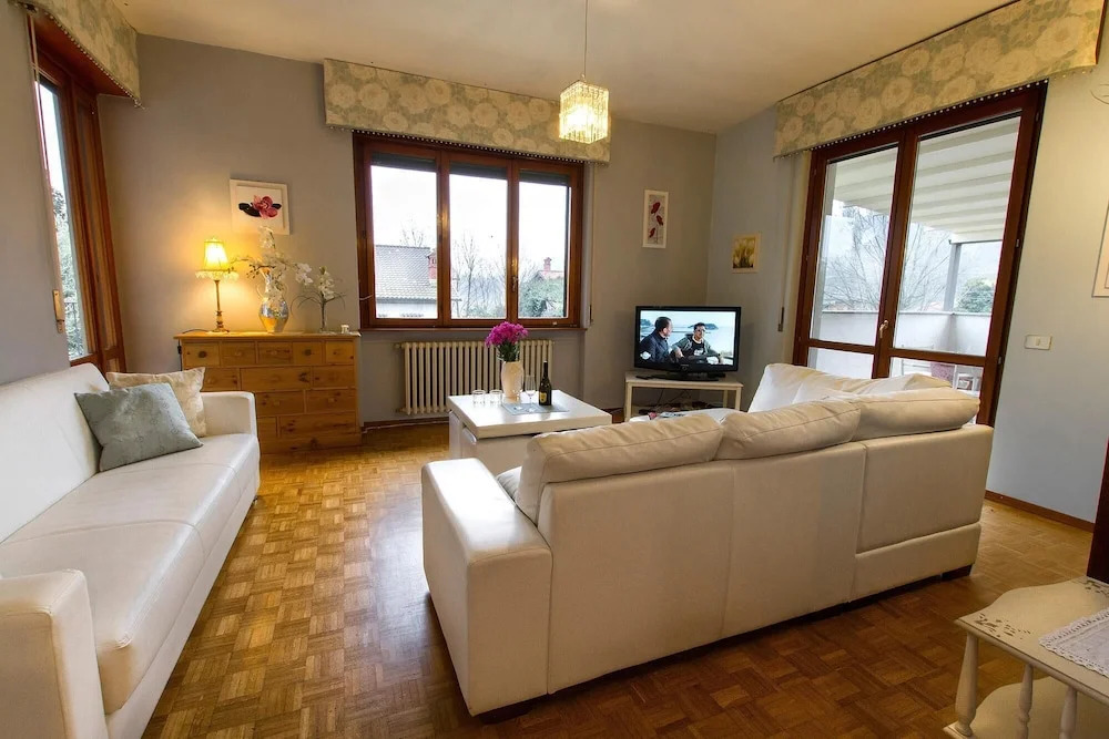 Connie s Apartment in Monvalle