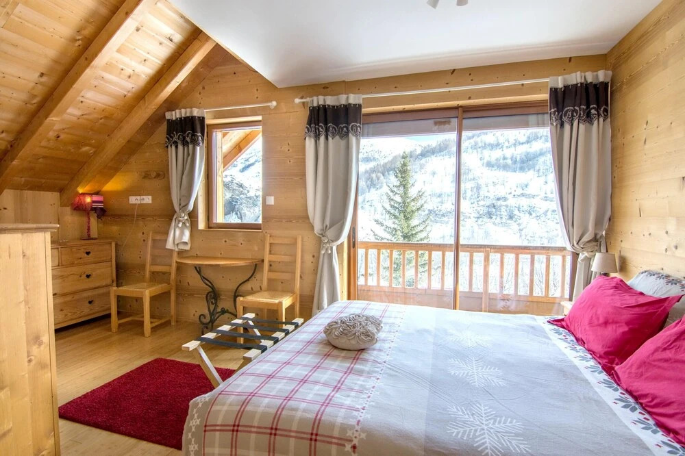 Chalet with 5 Bedrooms in Valloire, with Wonderful Mountain View, Furnished Garden And Wifi - 300 M From the Slopes