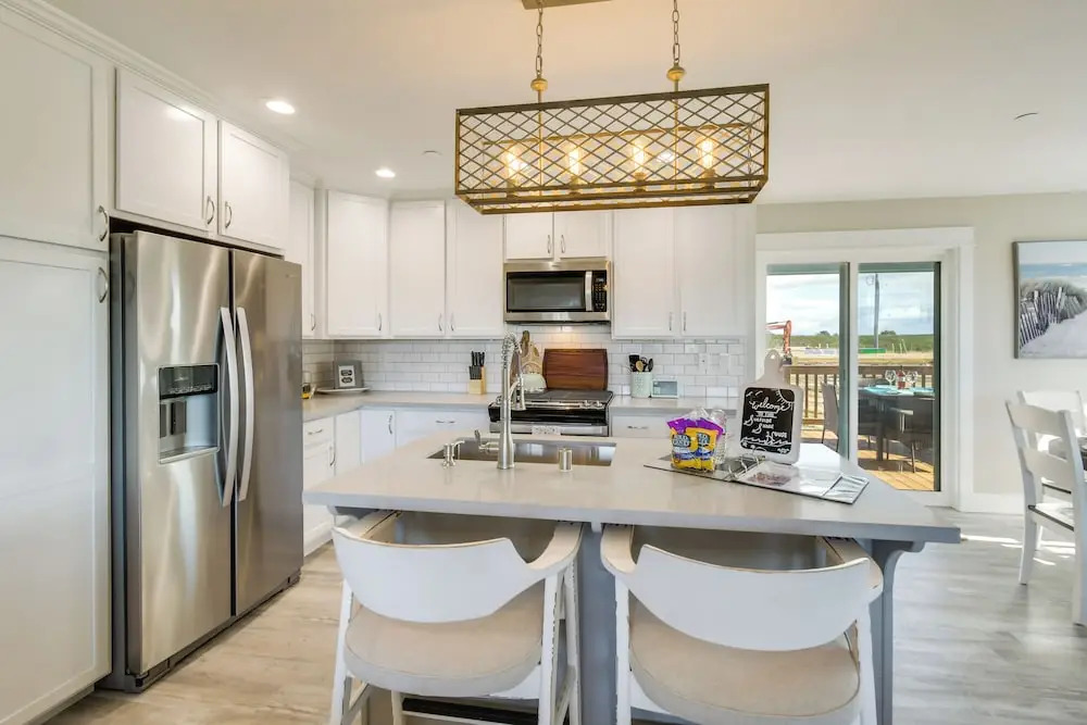 Pet-friendly Retreat w/ Fenced Yard, Walk to Beach