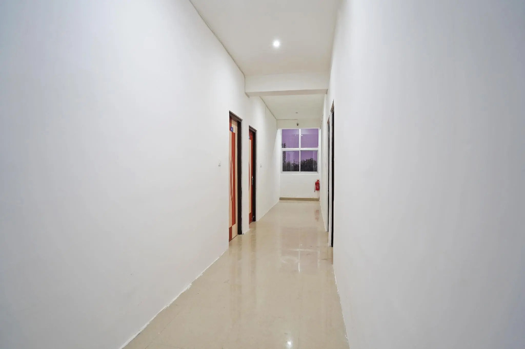 OYO 46882 Hotel Five Sense
