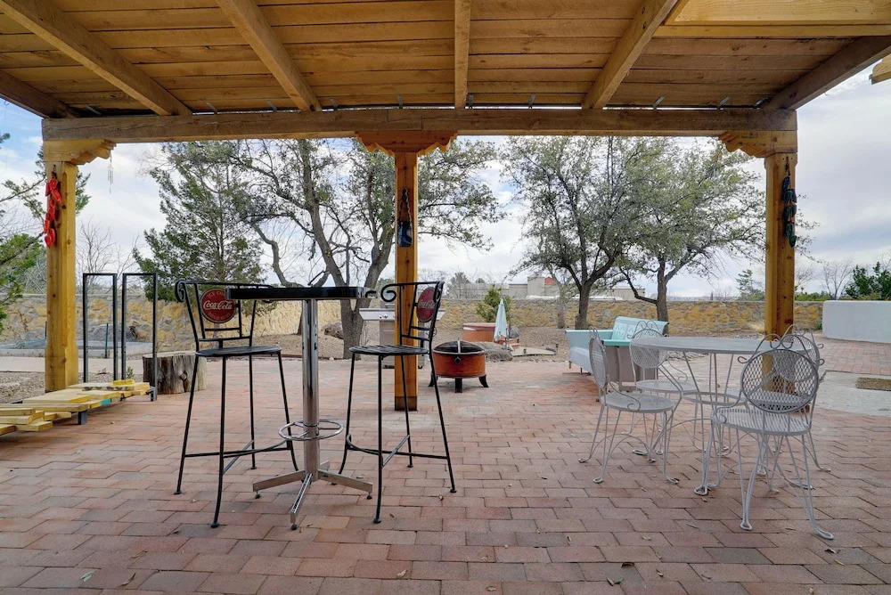 Las Cruces Home La Casa Blanca w/ Courtyard