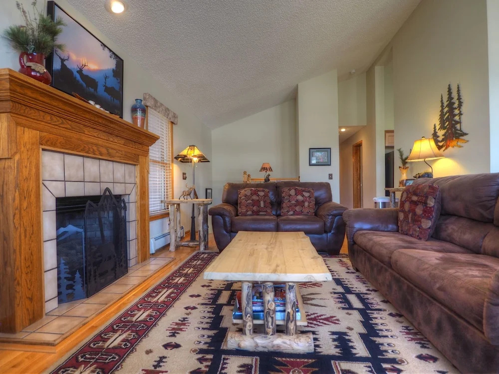 Lily Mountain Lodge - E.V.Reg #3498 - 4 Br Home