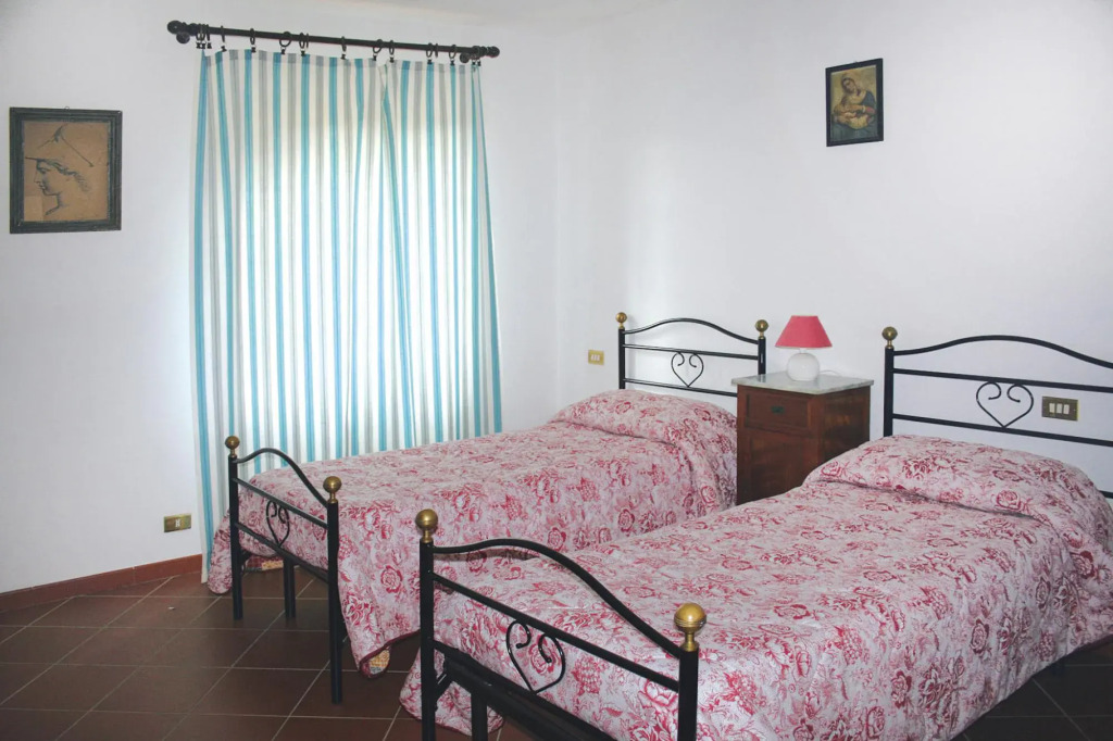 Country House in Chiusdino With Panoramic Views