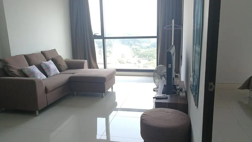 GT Home Tropicana Garden