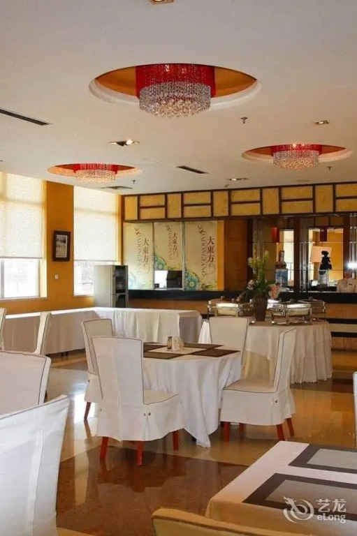 Ground Oriental Hotel
