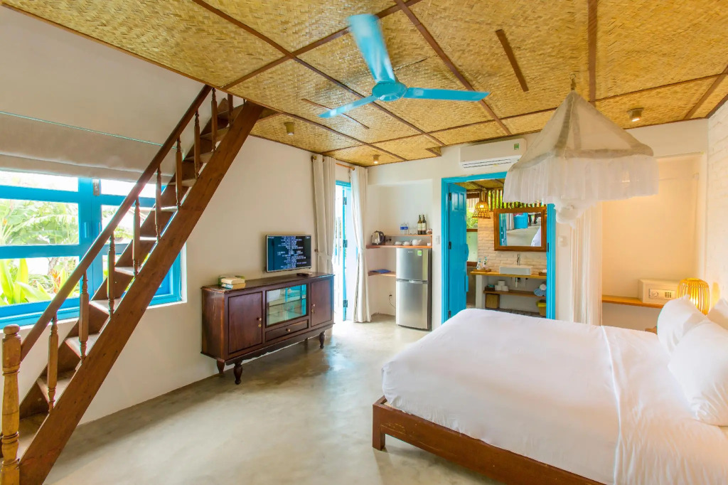 Life Beach Villa