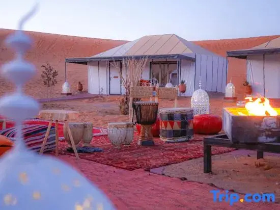 Young Luxury Camp Merzouga