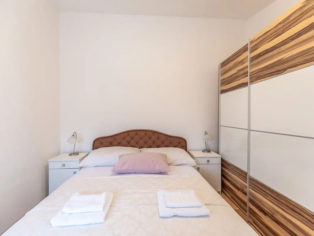 Waterfront Apartment in Vir with Balcony near Sea Beach