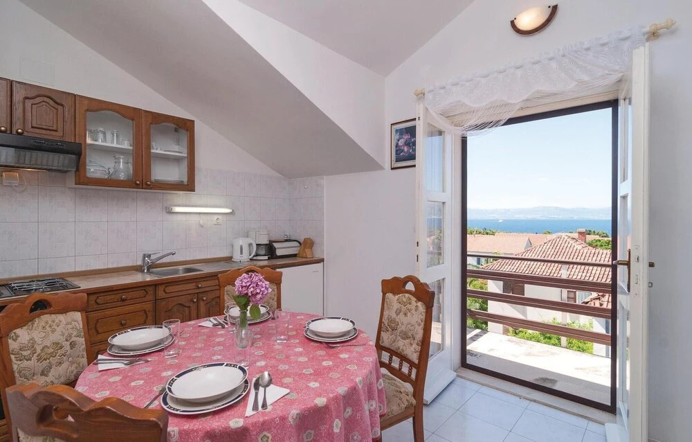Nice Apartment in Supetar With 3 Bedrooms, Wifi and Outdoor Swimming Pool