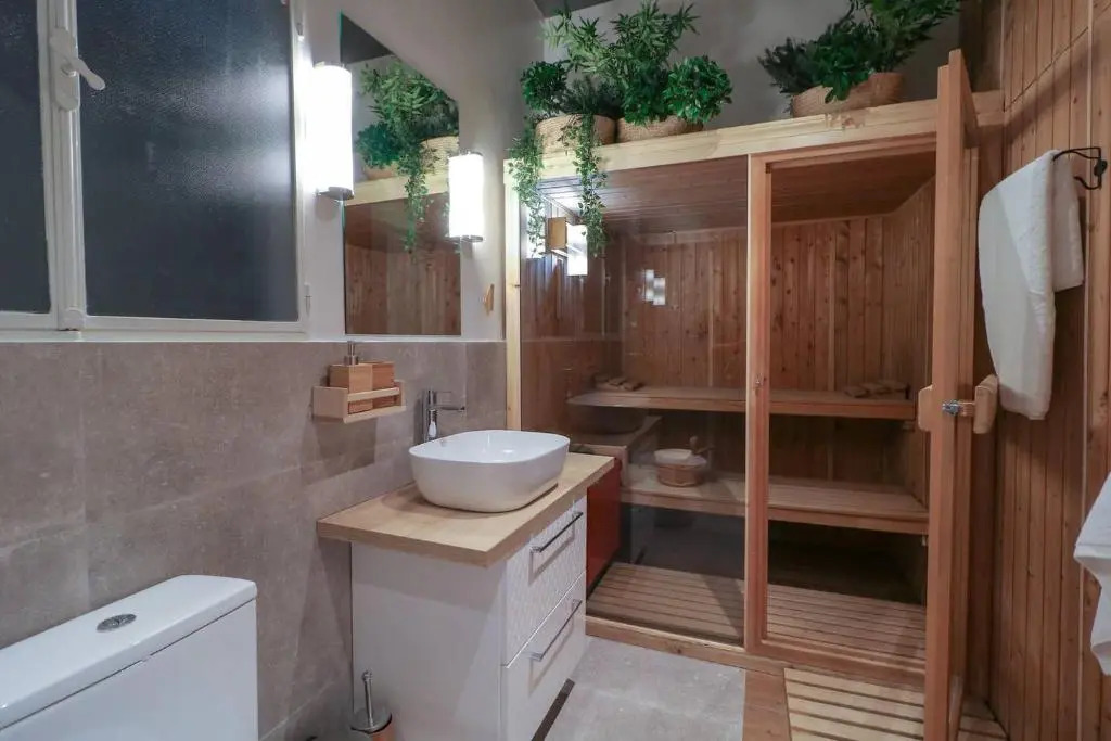 Victoria 5star / 5BR BigApt / Sauna / 2min to metro