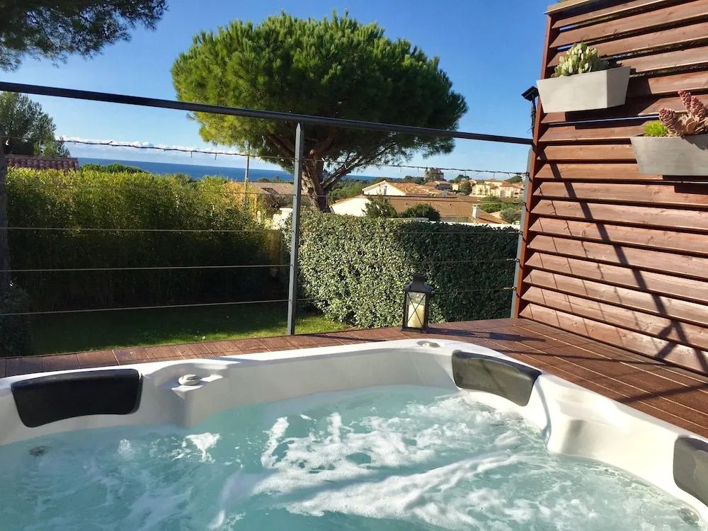 LESCALE COTE BLEUE B&B AND Spa