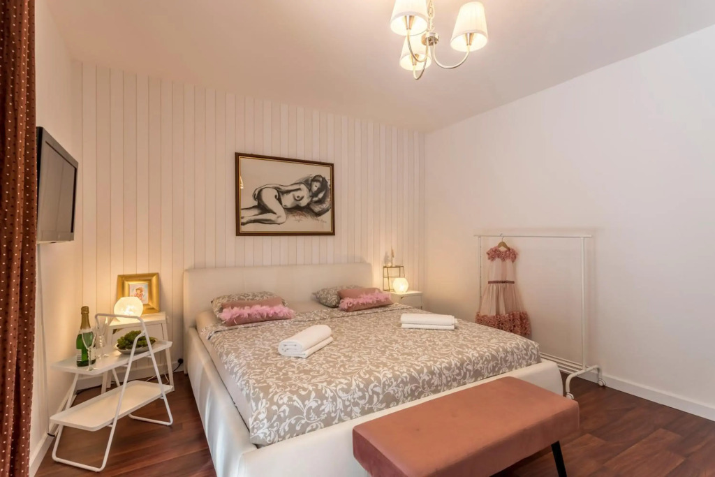 Dalmatian with pool and garden only yours 230m2 for 1-4 people 15 min from the old town of Split