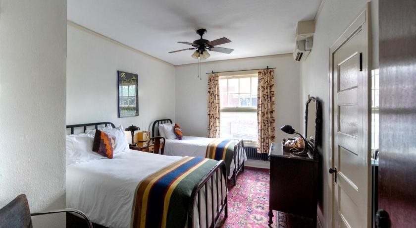 Hotel Congress
