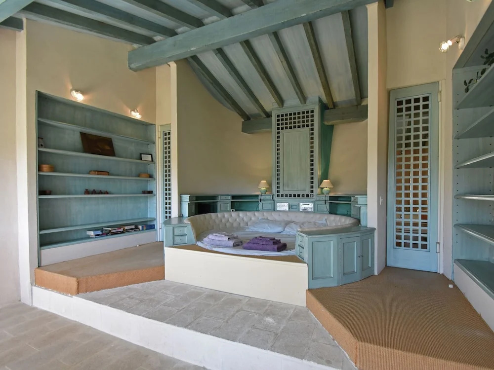 Village Home on the old Bonnieux Town Wall With Unprecedented Views