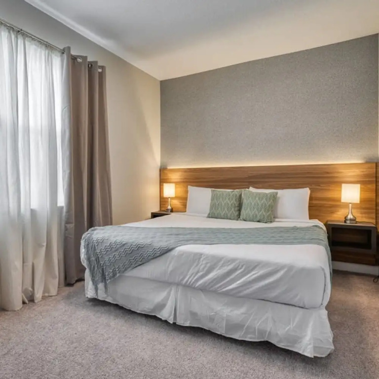 Luxury 5 Bedroom Home for 12 Guests
