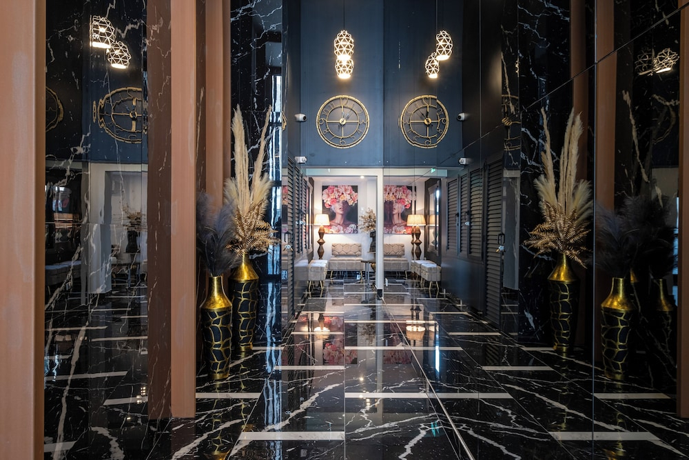 Lazuli Hermes Apartments