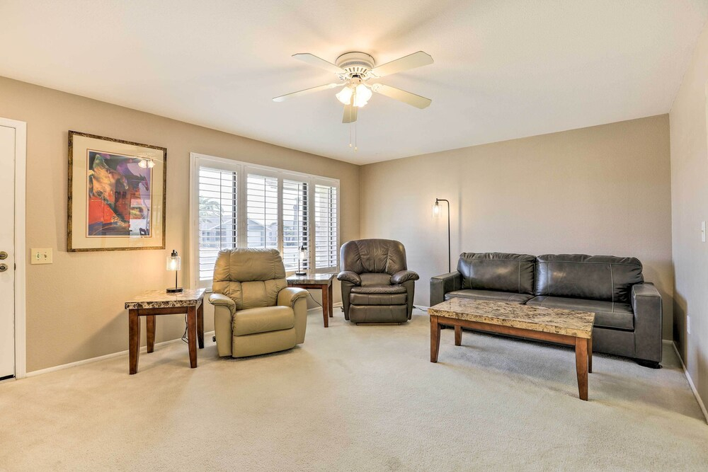 u003c 1 Mi to Golf: Home w/ Screened Porch in Sun City