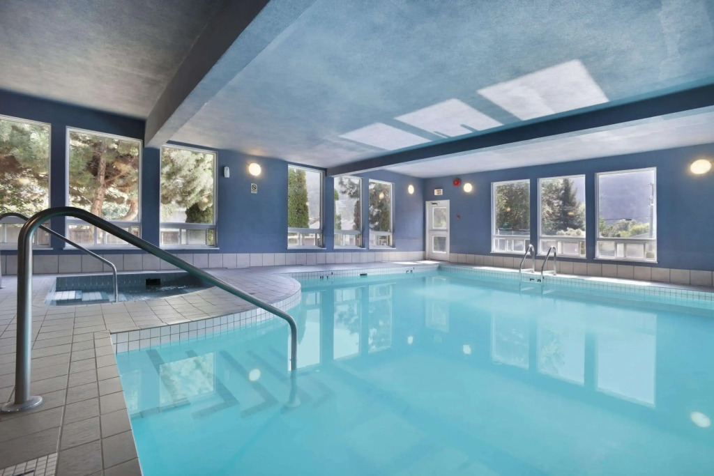 Super 8 by Wyndham West Kelowna BC