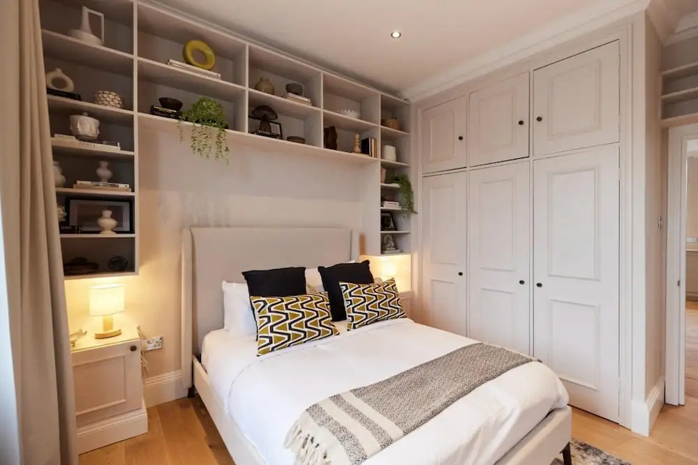 The Earl s Court Space - Modern 2Bdr Flat with Terrace Parking